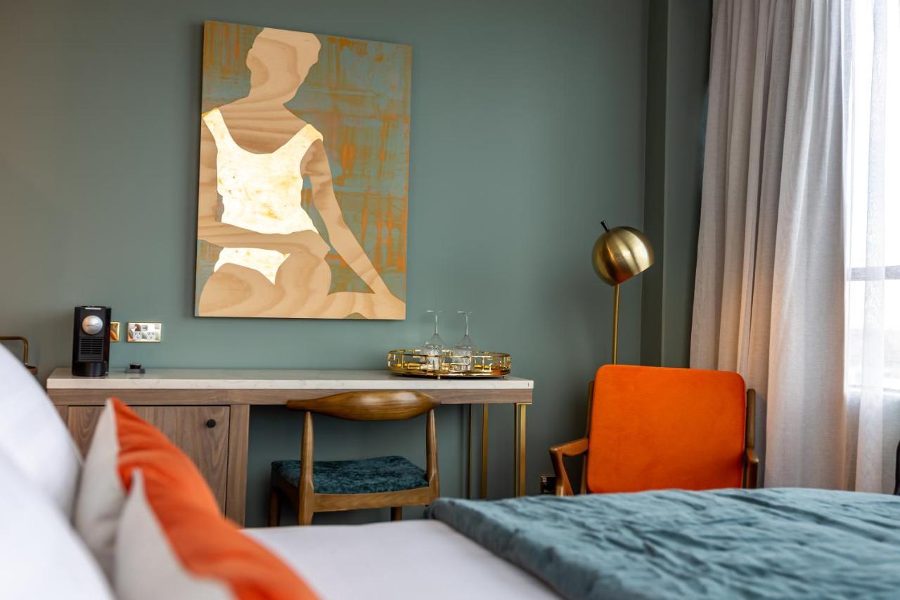 The Muse Christchurch Art Hotel Buitenkant foto